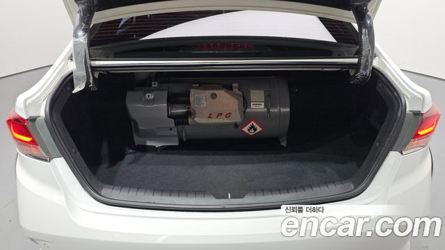 Hyundai Sonata LPI Premium — photo 1 of 30