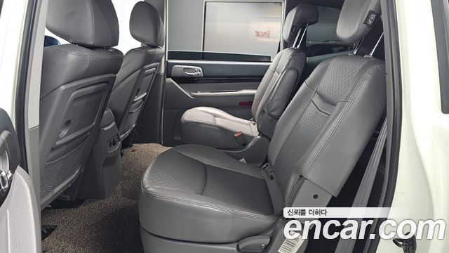 KG_Mobility_Ssangyong KORANDO 4WD TX 9-seater — photo 1 of 30