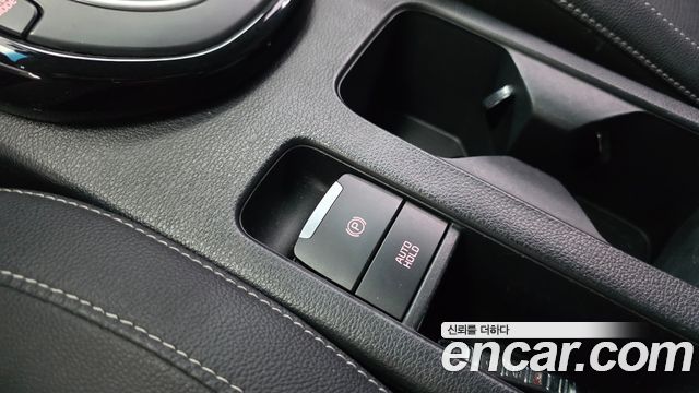 Kia K3 1.6 — photo 1 of 30