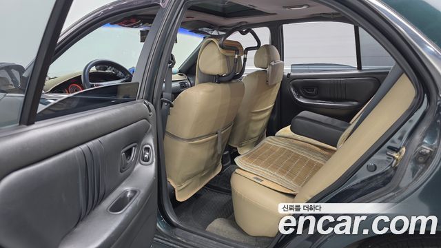 Hyundai Sonata 1.8 DOHC — photo 1 of 31