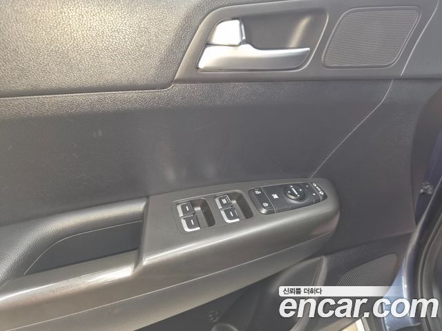 Kia Sportage Diesel 1.7 2wd Noblesse — photo 1 of 20