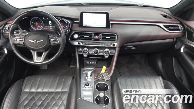 Genesis G70 2.0T AWD — photo 1 of 35