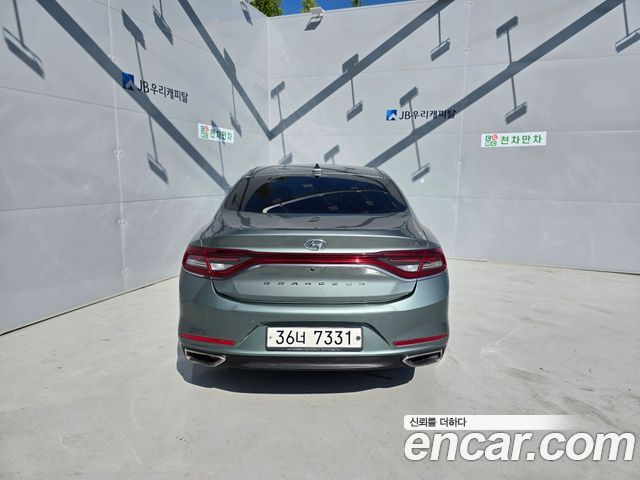 Hyundai Grandeur 2.4 Premium — photo 1 of 20