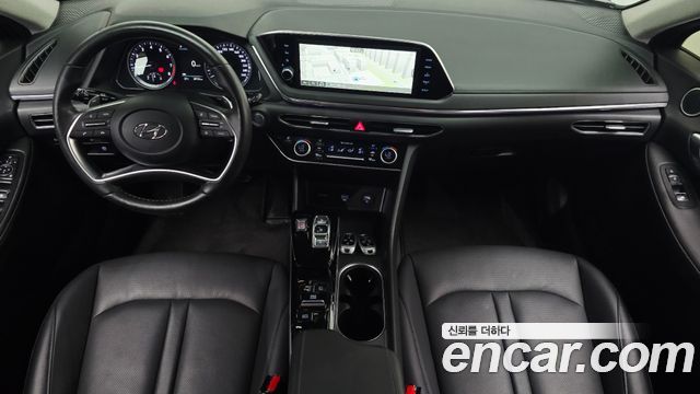 Hyundai Sonata 2.0 — photo 1 of 30