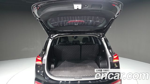 Hyundai Santafe Gasoline 2.0T 2WD — photo 1 of 31