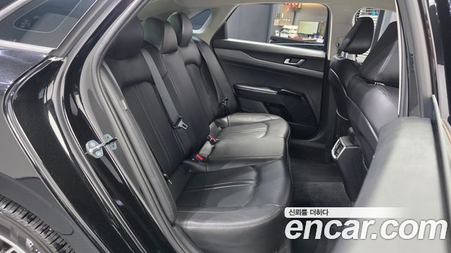 Kia K5 2.0 — photo 1 of 31