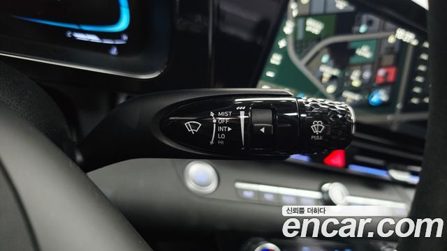 Hyundai AVANTE 1.6 — photo 1 of 30