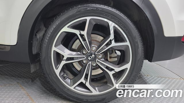 Kia Sportage Diesel 2.0 2WD — photo 1 of 32