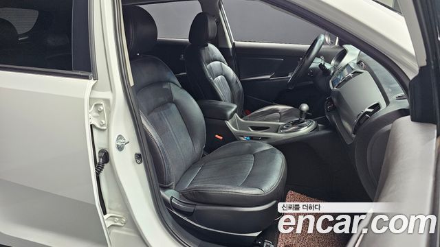 Kia Sportage Diesel 2WD Prestige — photo 1 of 30