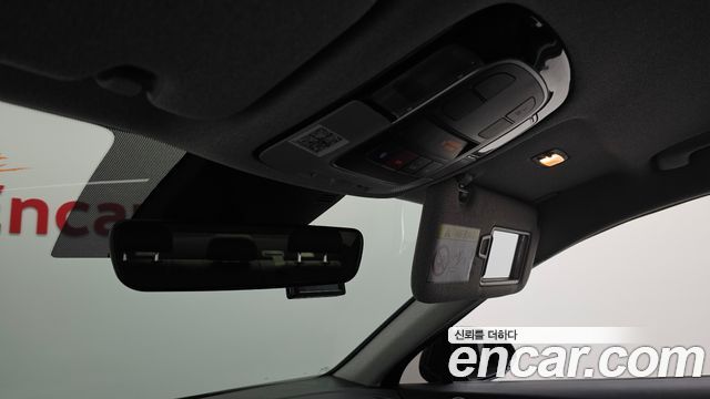 Hyundai Sonata 2.0 — photo 1 of 32