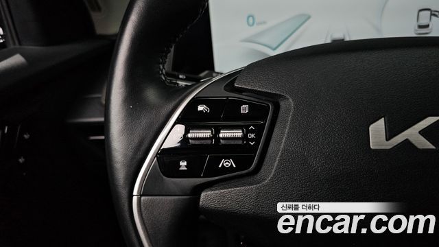 Kia EV6 Long Range — photo 1 of 32