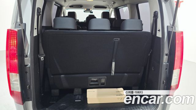 Hyundai Staria Tourer 11-Seater — photo 1 of 32