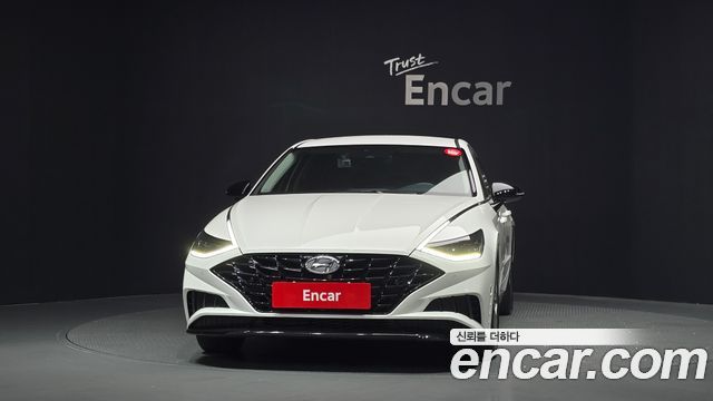 Hyundai Sonata 2.0 — photo 1 of 20