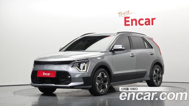 Kia Niro Air — photo 1 of 30