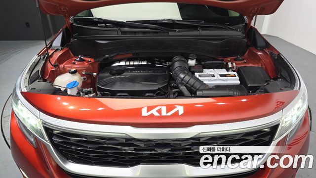 Kia Seltos Gasoline 1.6 Turbo 4WD — photo 1 of 20