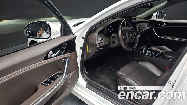 Kia Stinger 2.0 Turbo 2WD — photo 1 of 30