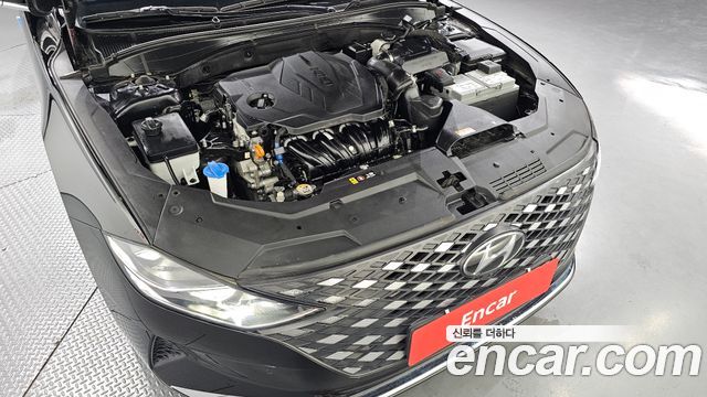 Hyundai Grandeur 2.5 — photo 1 of 31
