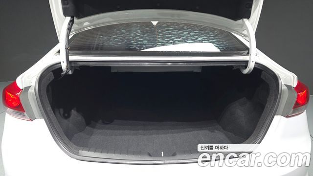 Hyundai AVANTE 1.6 GDI Value Plus — photo 1 of 33