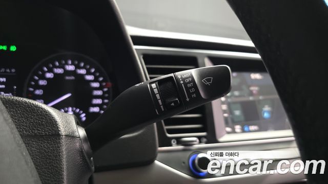 Hyundai AVANTE 1.6 GDI Modern — photo 1 of 37
