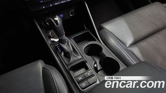 2016 Hyundai Tucson Diesel 1.7 2WD, photograph 2