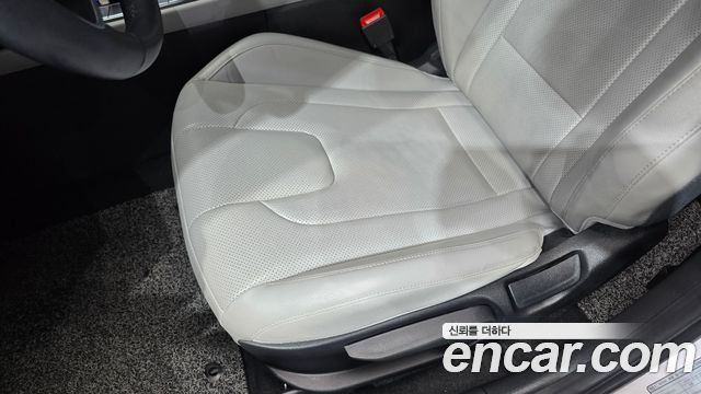 Hyundai AVANTE 1.6 — photo 1 of 30
