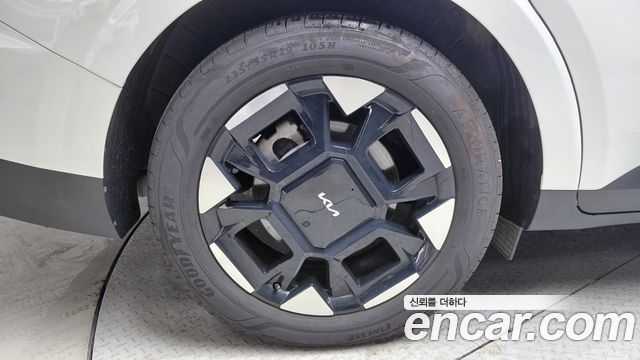 Kia Canival Diesel 9-Seater Noblesse — photo 1 of 31