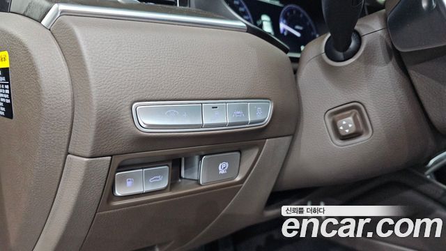 Kia K9 3.8 GDI AWD — photo 1 of 34