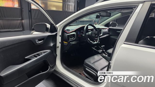 Kia Stonic Diesel 1.6 — photo 1 of 31