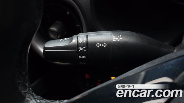 Kia K3 1.6 — photo 1 of 30