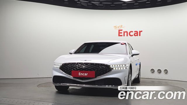 Genesis G90 Gasoline 3.5 Turbo e-S/C AWD — photo 1 of 40