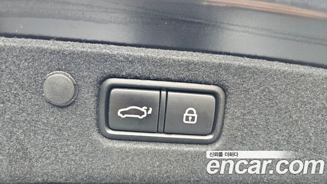 Hyundai Grandeur 2.5 — photo 1 of 34
