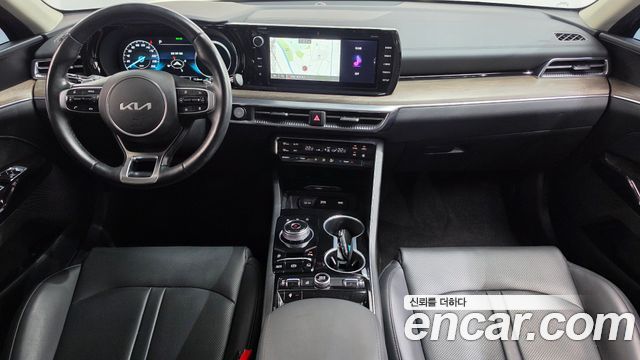 Kia K5 2.0 — photo 1 of 32