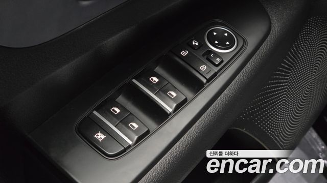 Kia K3 1.6 — photo 1 of 31