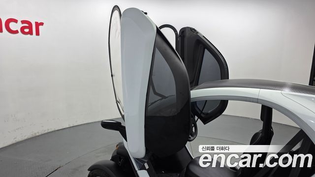 2020 Renault-KoreaSamsung Twizy Life(2-Seater), photograph 9
