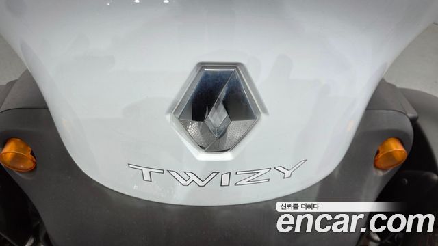 2020 Renault-KoreaSamsung Twizy Life(2-Seater), photograph 2