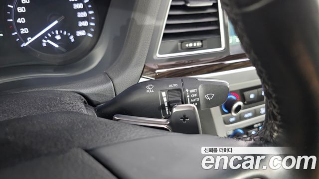 Genesis G80 3.3 GDI AWD — photo 1 of 37