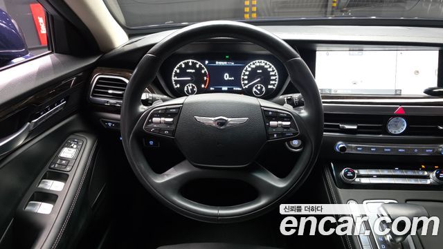 Genesis G90 3.8 AWD — photo 1 of 31