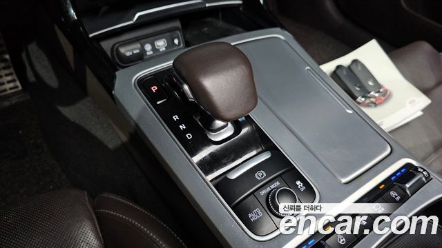Kia Stinger 2.2 Diesel AWD — photo 1 of 37