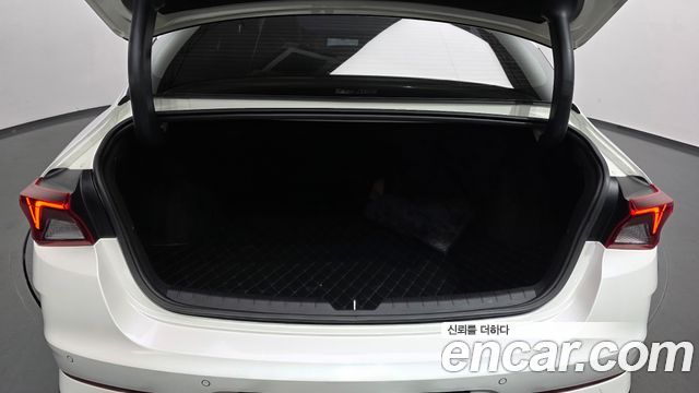 Kia K5 1.6 Turbo — photo 1 of 35