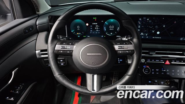 Hyundai Tucson HEV 1.6 2WD — photo 1 of 36