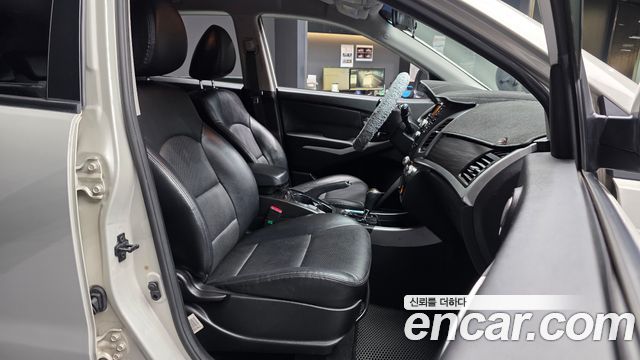 2013 KG_Mobility_Ssangyong KORANDO 2.0 CVT 2WD, photograph 5