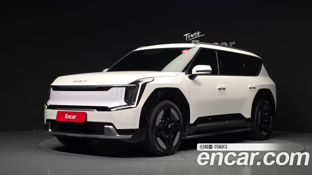 Kia EV9 Long Range 4WD — photo 1 of 30