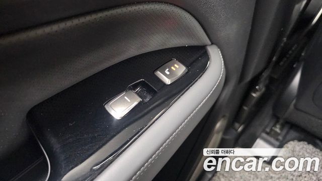 KG_Mobility_Ssangyong Rexton Diesel 2.2 2WD — photo 1 of 20