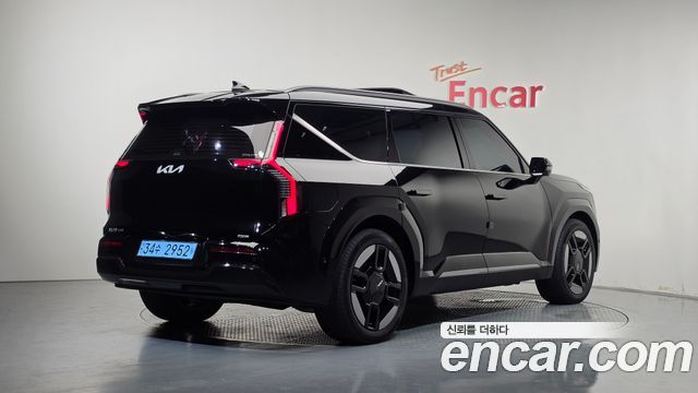 Kia EV9 Long Range 4WD — photo 1 of 40