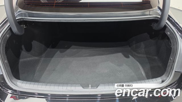 Hyundai Sonata 2.0 — photo 1 of 20
