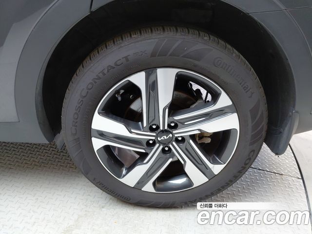 Kia Sorento HEV 1.6 2WD — photo 1 of 30