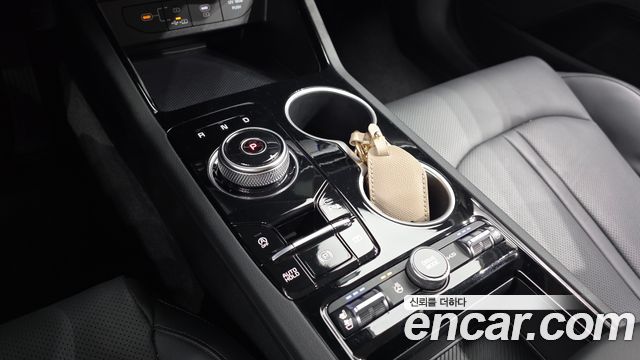 Kia K5 2.0 — photo 1 of 30