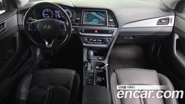 Hyundai Sonata LPI Taxi — photo 1 of 30