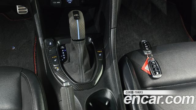 Hyundai Veloster 2.0 N — photo 1 of 31