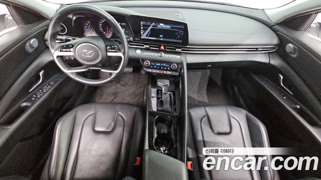 Hyundai AVANTE 1.6 — photo 1 of 32
